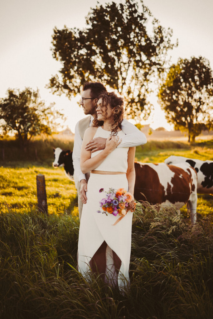 Intiem trouwen op een romantische hoeve in de landelijke Vlaamse Ardennen; Emma & Bart / Juni 2023